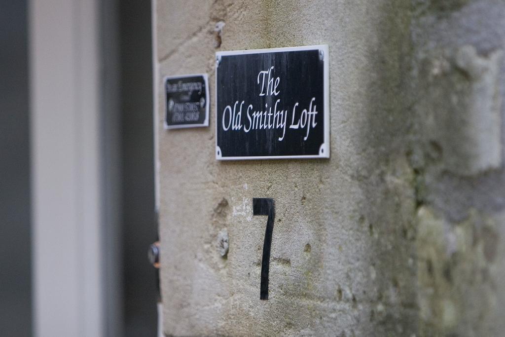 شقة The Old Smithy Loft باث الغرفة الصورة